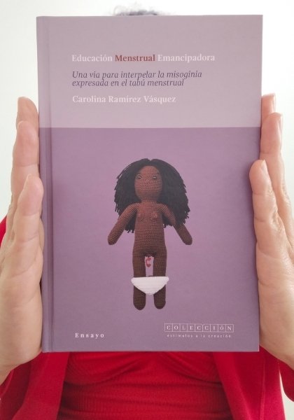 Libro, educación menstrual emancipadora